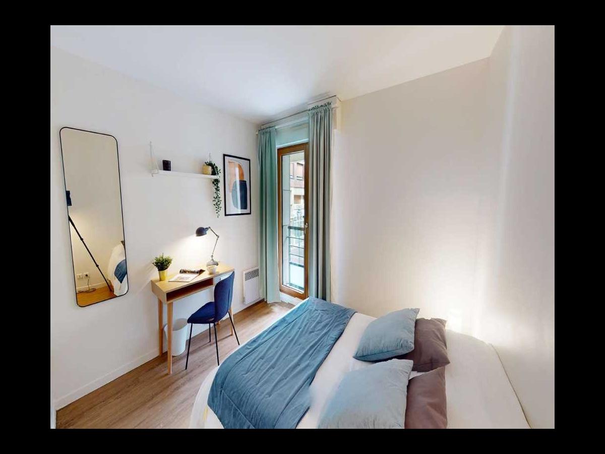 Colocation à Toulouse : Chambre lumineuse · Toulouse — 4 pièces au total (photo 3/6)