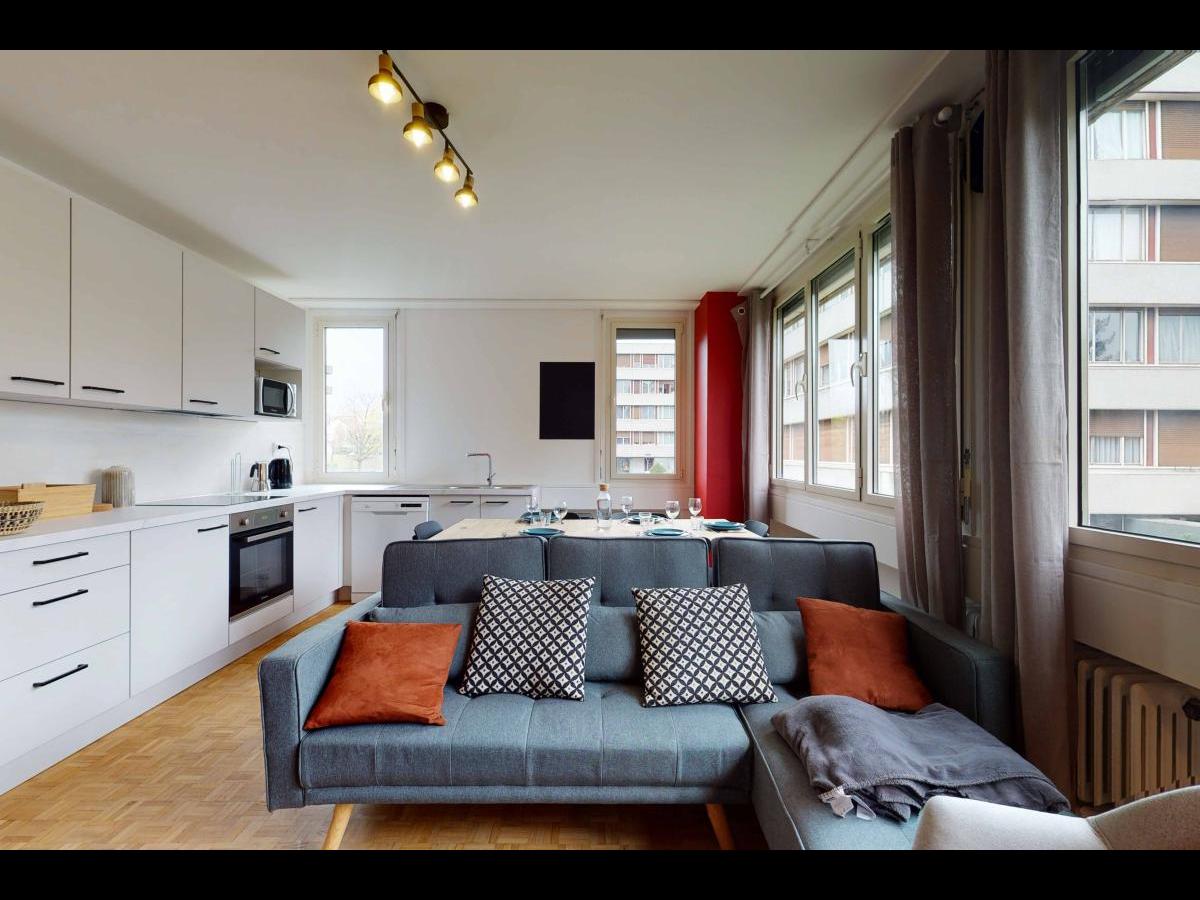 Colocation à Saint-Brieuc : Chambre lumineuse · Saint-Brieuc — 6 pièces au total (photo 3/6)