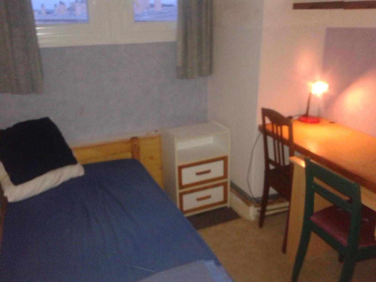 Colocation à Montpellier : Chambre lumineuse · Montpellier — 6 pièces au total (photo 3/6)