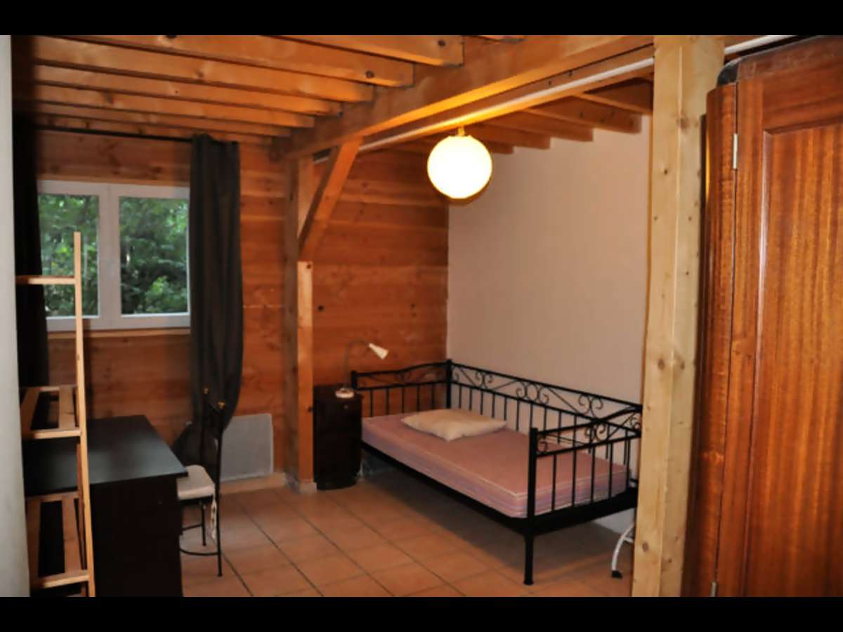 Colocation à Perpignan : Chambre lumineuse · Perpignan — 2 pièces au total (photo 3/6)