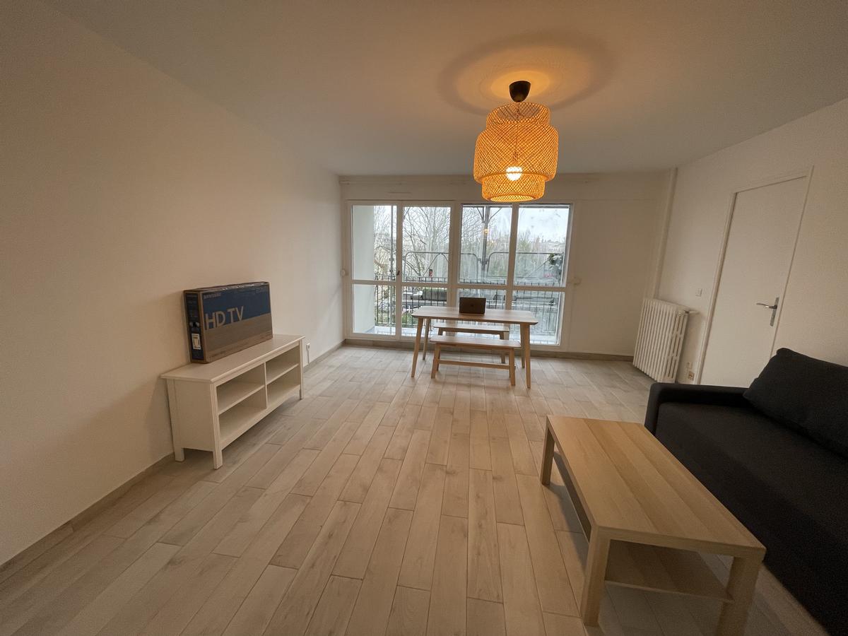 Colocation à Lyon : Chambre lumineuse · Lyon — 5 pièces au total (photo 3/6)
