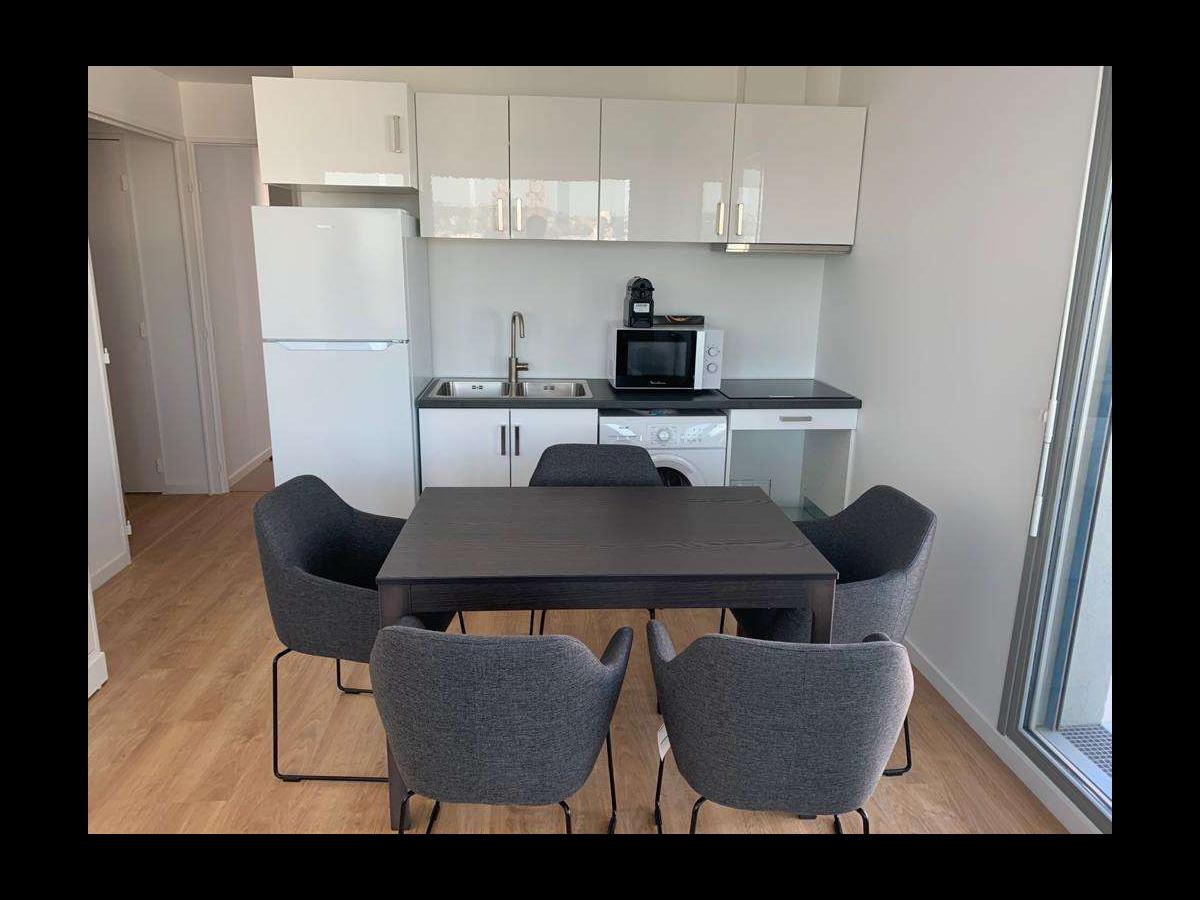 Colocation à Nantes : Chambre lumineuse · Nantes — 2 pièces au total (photo 5/6)