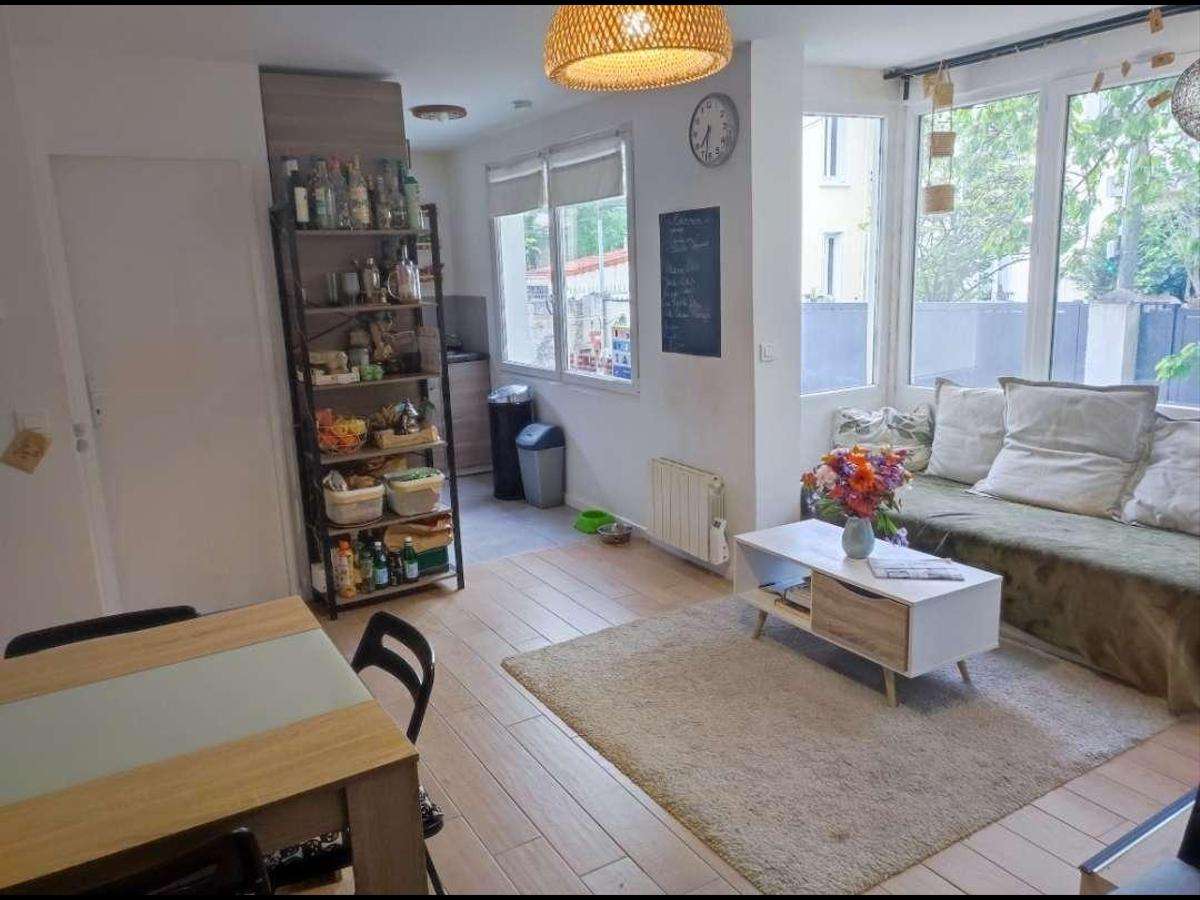 Colocation à Vannes — Dispo novembre · coloc calme · Port · Vannes Colocation à Vannes — Dispo novembre · coloc calme · Port · Vannes