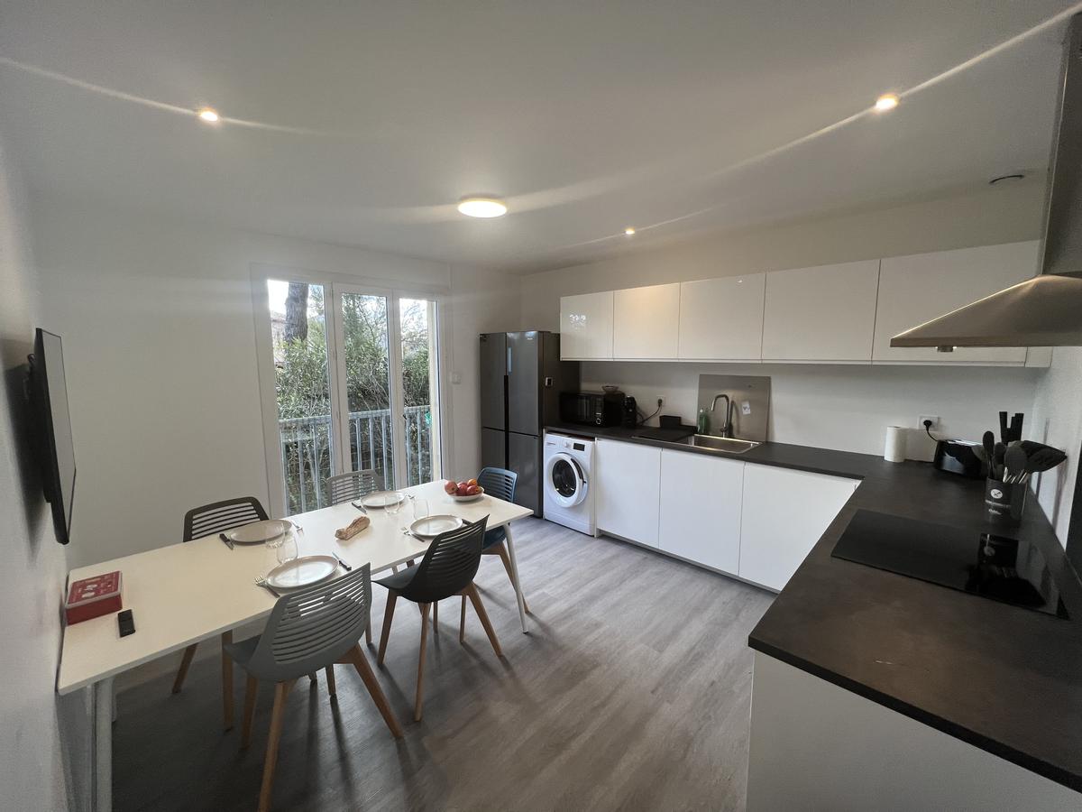 Colocation à Montpellier : Colocation Montpellier — chambre meublée · Antigone · (photo 2/6)