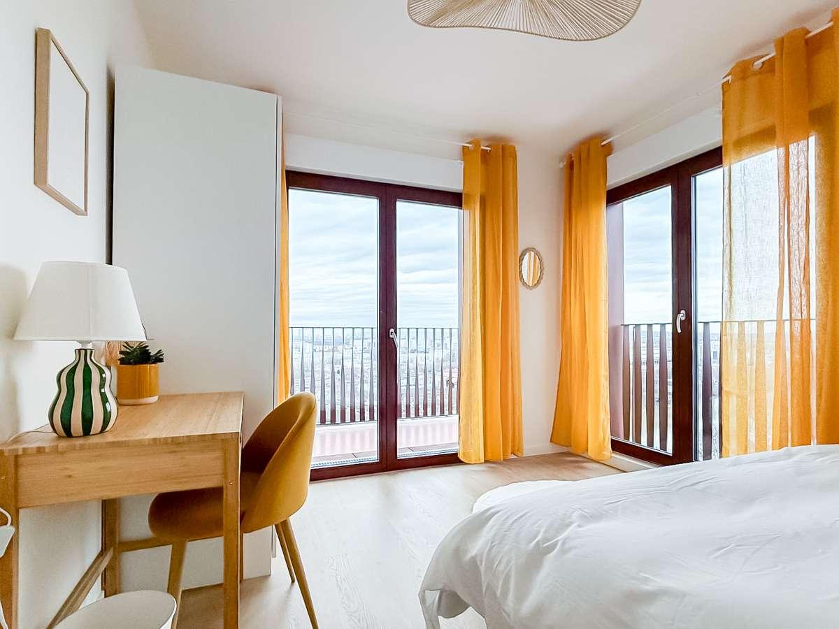 Colocation à Versailles : 4 colocs / chambre dans appart 73 m² · Versailles (photo 2/6)