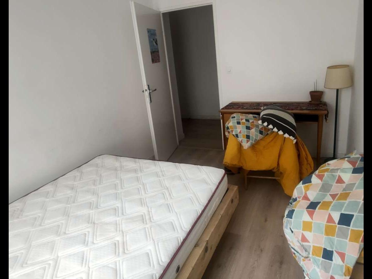 Colocation à Versailles : Dispo décembre · coloc calme · Notre-Dame · Versailles (photo 3/6)