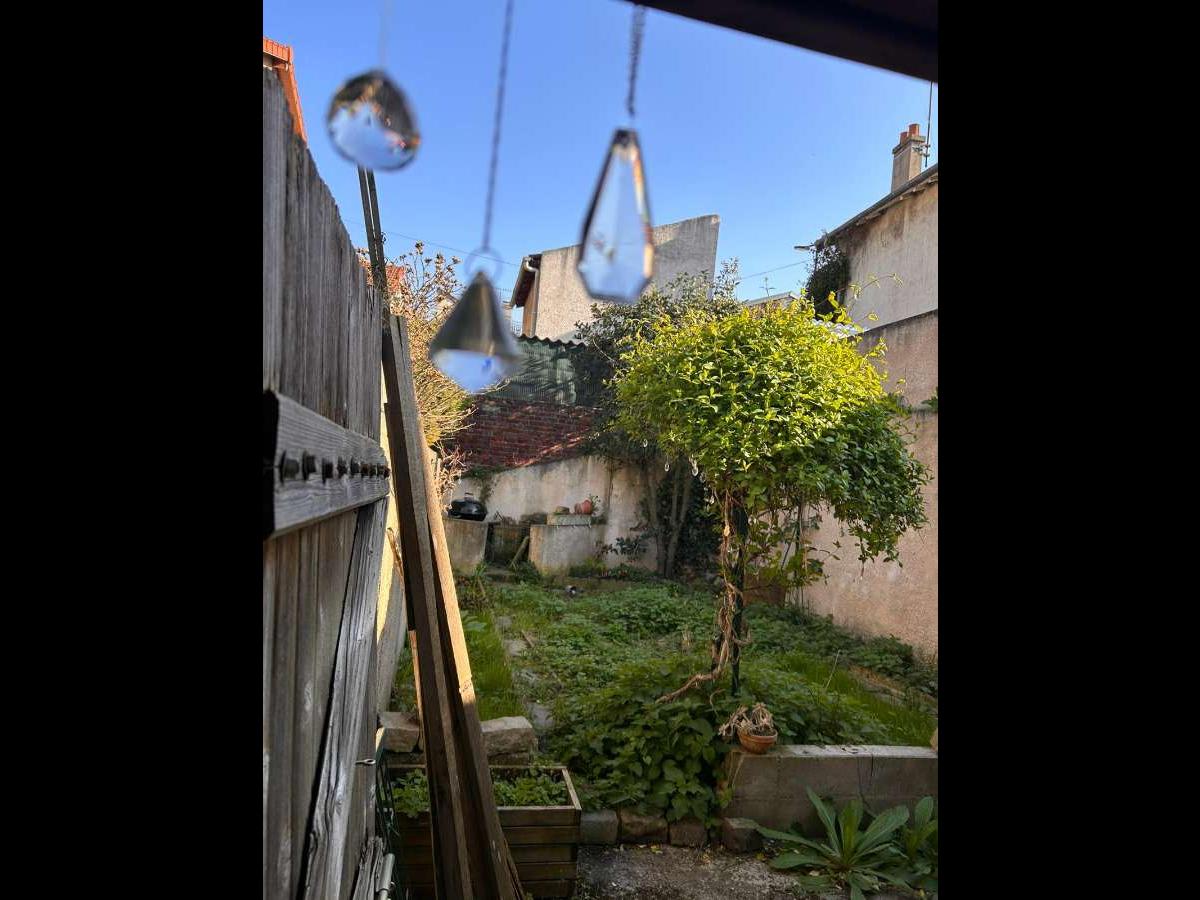 Colocation à Lyon : Chambre lumineuse · Lyon — 3 pièces au total (photo 5/6)