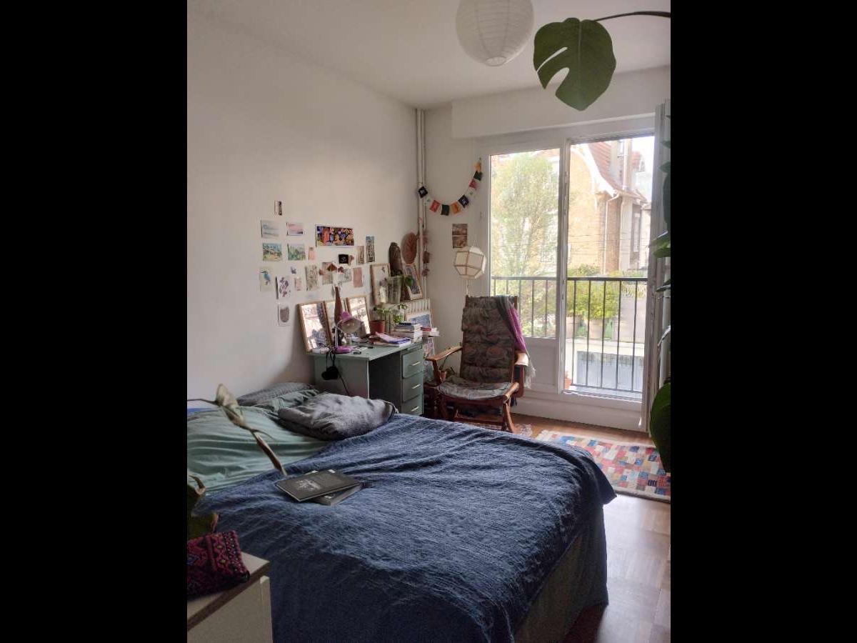 Colocation à Amiens : Chambre avec bureau · Amiens (71 m² le logement) (photo 3/6)