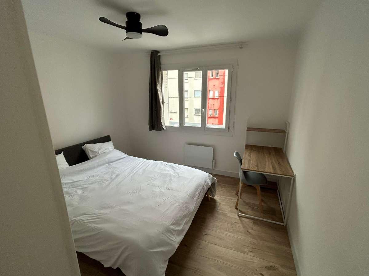 Colocation à Lyon : Appartement 2 pièces · 47 m² — Croix-Rousse · Lyon (photo 2/6)