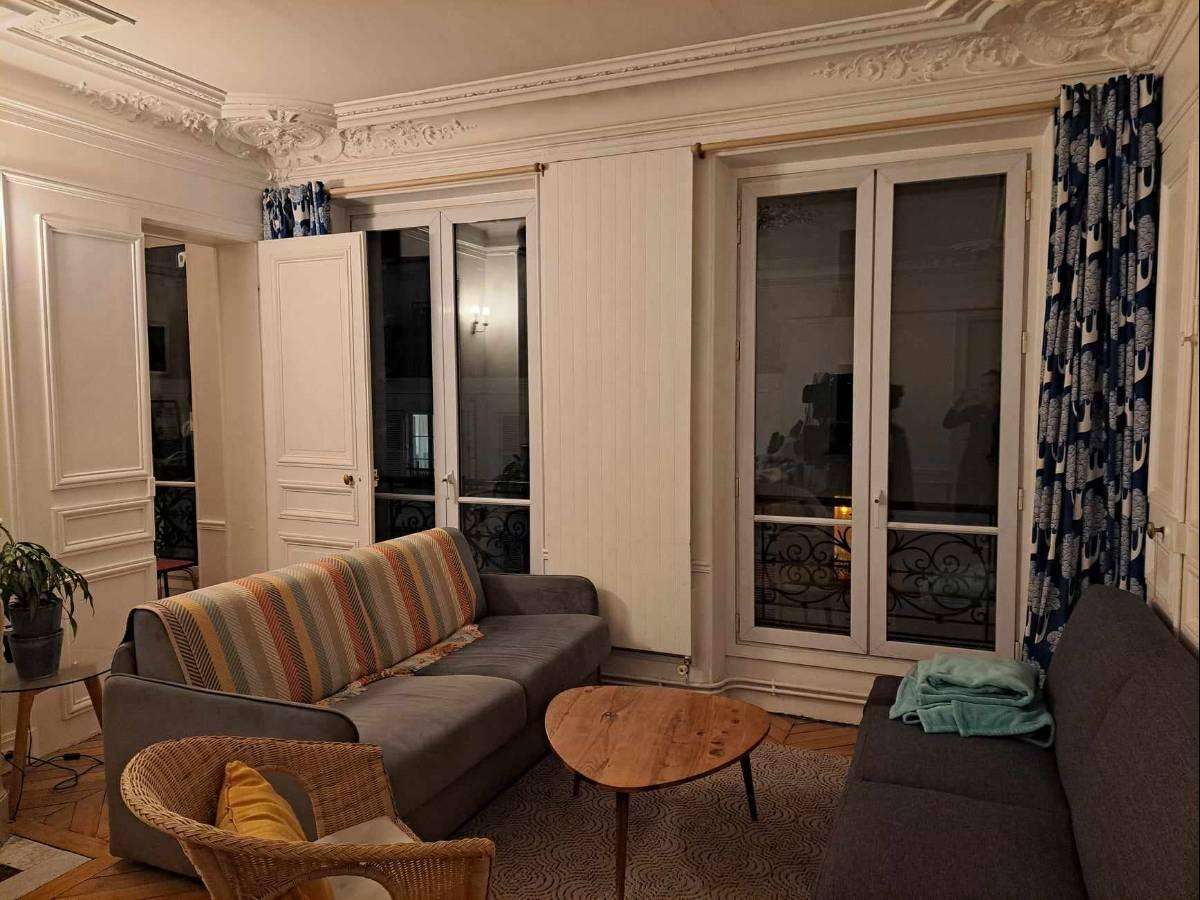 Colocation à Grenoble : Chambre avec bureau · Grenoble (75 m² le logement) (photo 5/6)