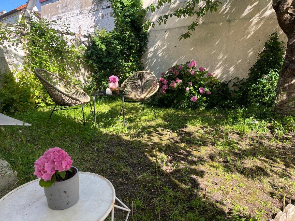 Colocation à Marseille : Chambre avec bureau · Marseille (72 m² le logement) (photo 2/6)