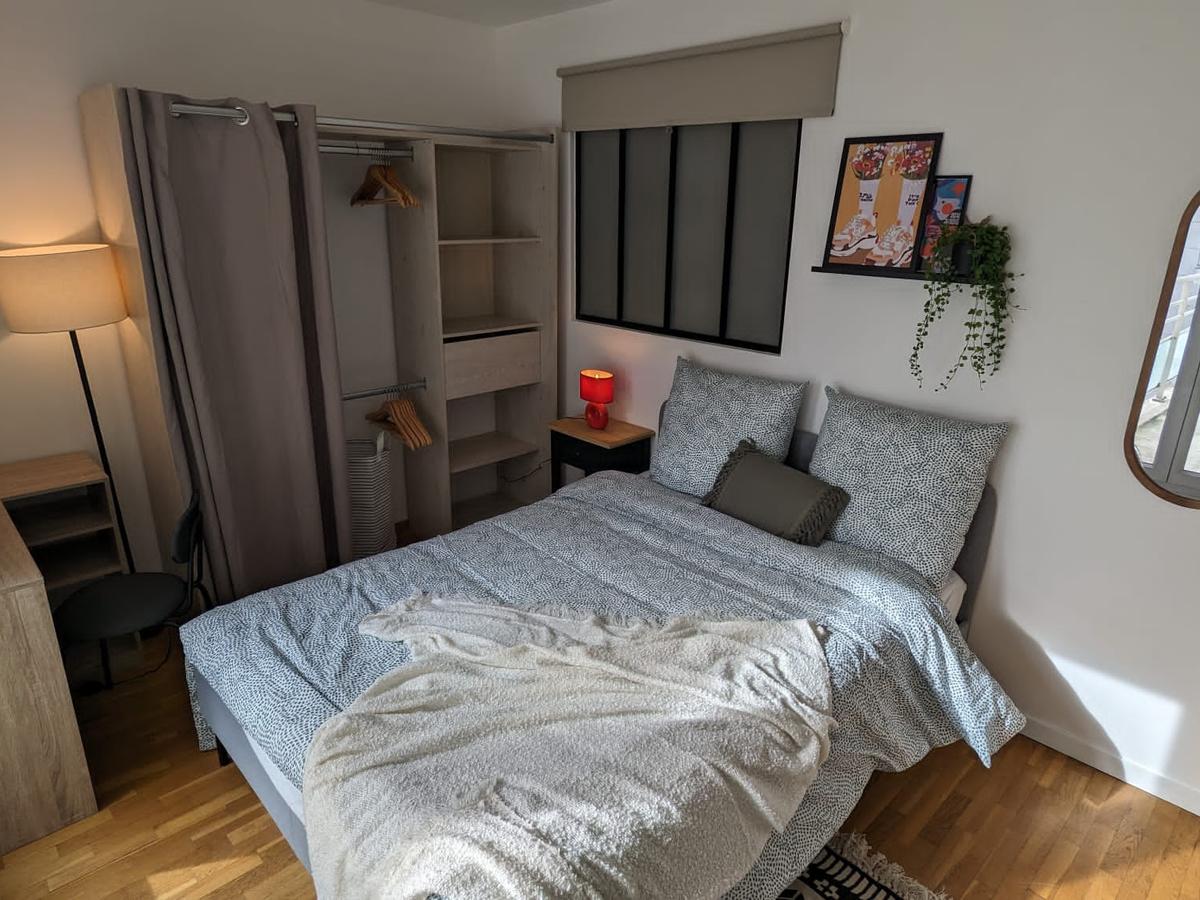 Colocation à Strasbourg — Chambre lumineuse · Strasbourg — 3 pièces au total