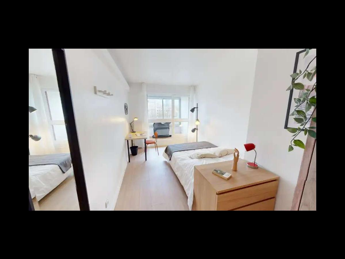 Colocation à Nice : Appartement 6 pièces · 38 m² — Riquier · Nice (photo 2/6)