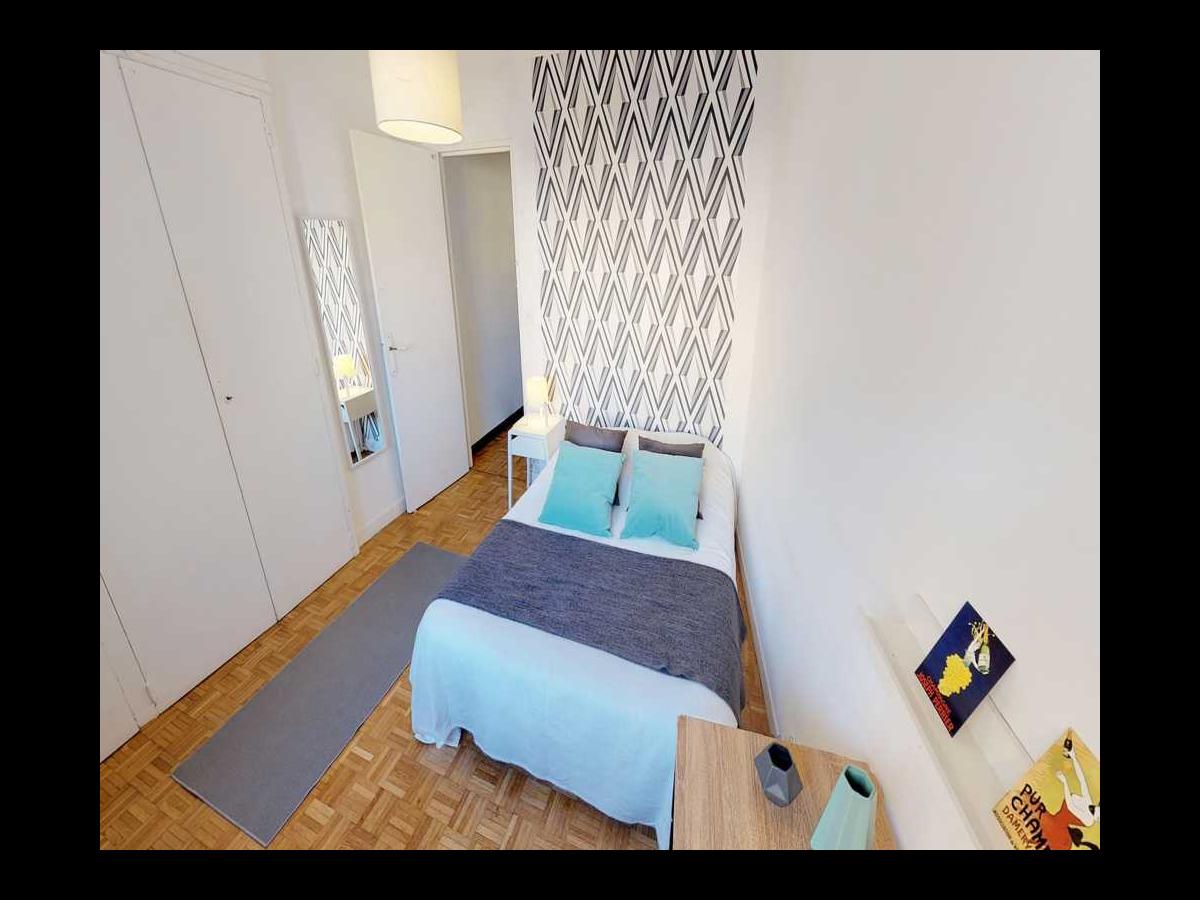 Colocation à Paris : Chambre avec bureau · Paris (39 m² le logement) (photo 4/6)