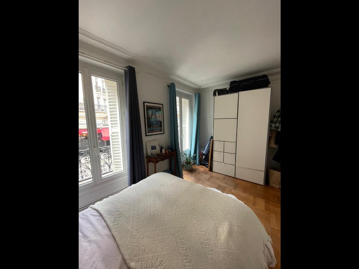 Colocation à Paris — Colocation Paris — chambre meublée · Belleville · Colocation à Paris — Colocation Paris — chambre meublée · Belleville ·