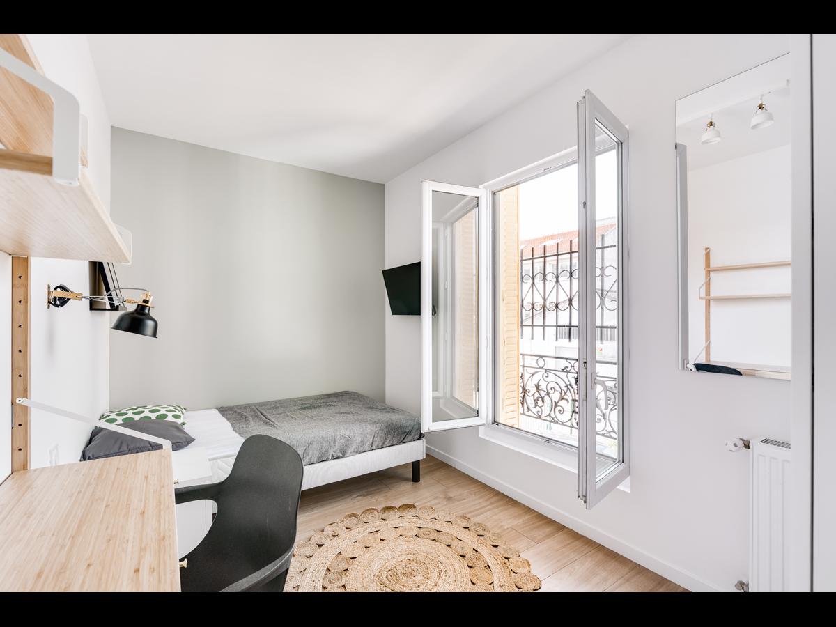 Colocation à Bordeaux : Colocation Bordeaux — chambre meublée · Saint-Michel · (photo 2/6)