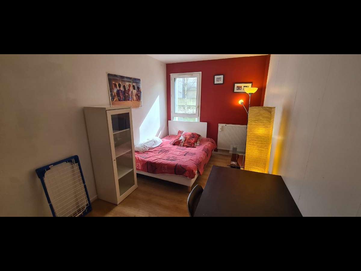 Colocation à Rodez — 8 colocs / chambre dans appart 62 m² · Rodez Colocation à Rodez — 8 colocs / chambre dans appart 62 m² · Rodez