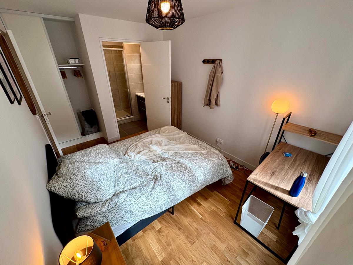 Colocation à Angers : Chambre lumineuse · Angers — 3 pièces au total (photo 5/6)