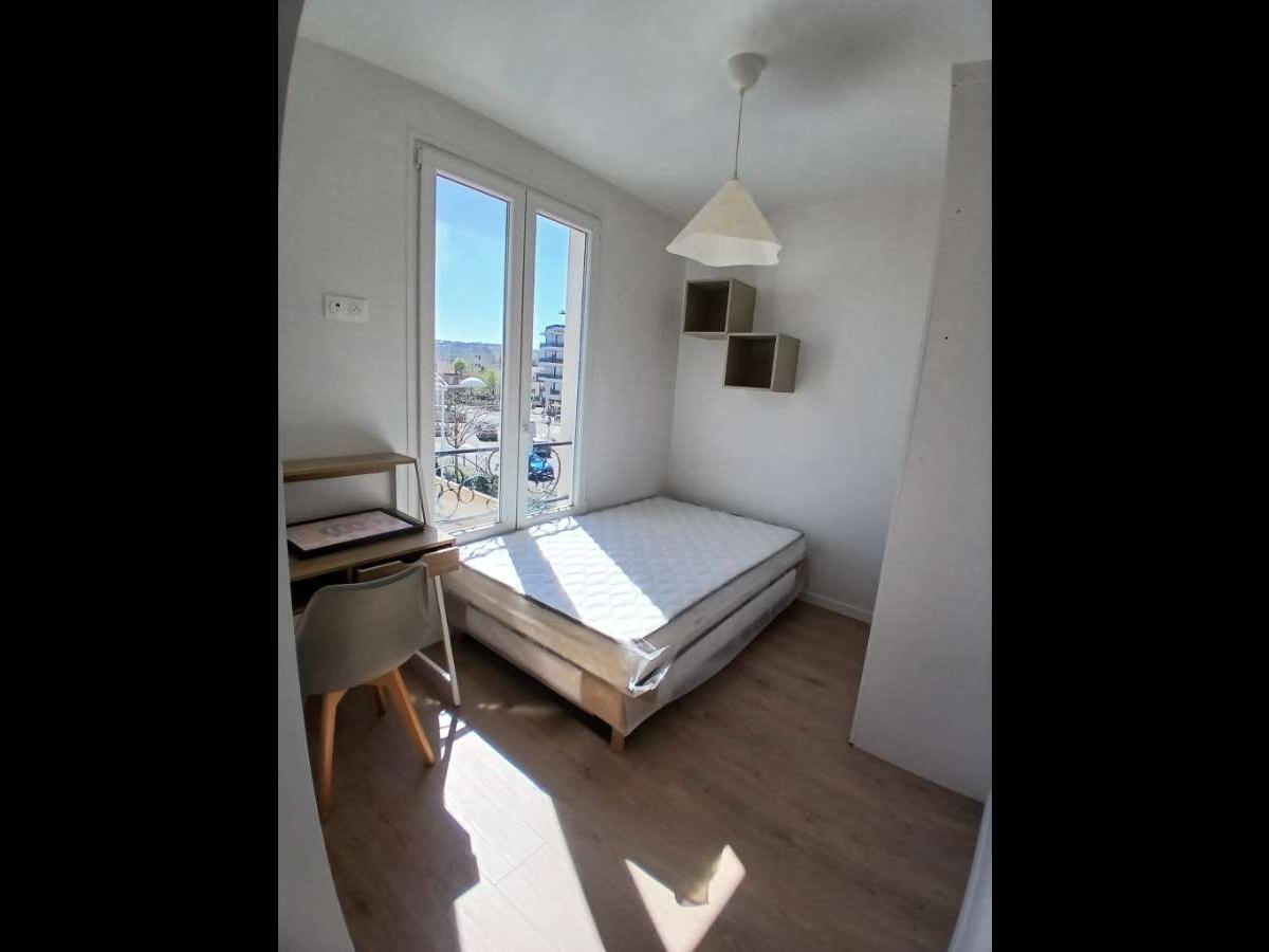 Colocation à Lyon : Colocation Lyon — chambre meublée · Presqu’île · (photo 3/6)