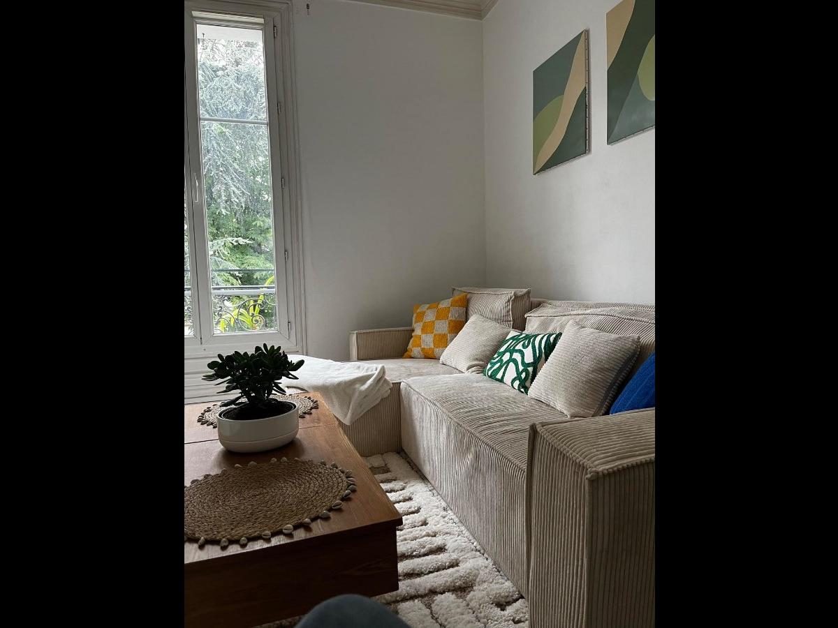 Colocation à Montreuil : Chambre avec bureau · Montreuil (84 m² le logement) (photo 4/6)