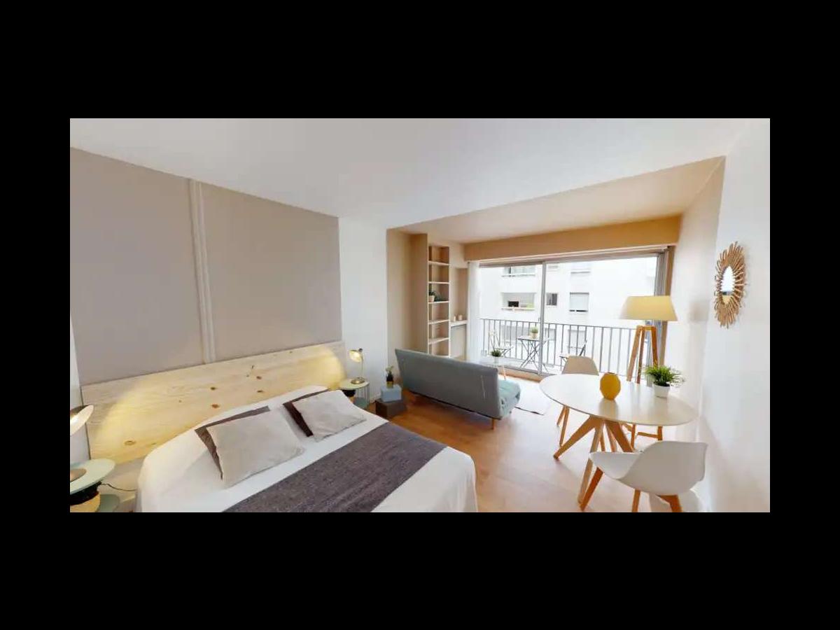 Colocation à Bourges — 4 colocs / chambre dans appart 54 m² · Bourges Colocation à Bourges — 4 colocs / chambre dans appart 54 m² · Bourges