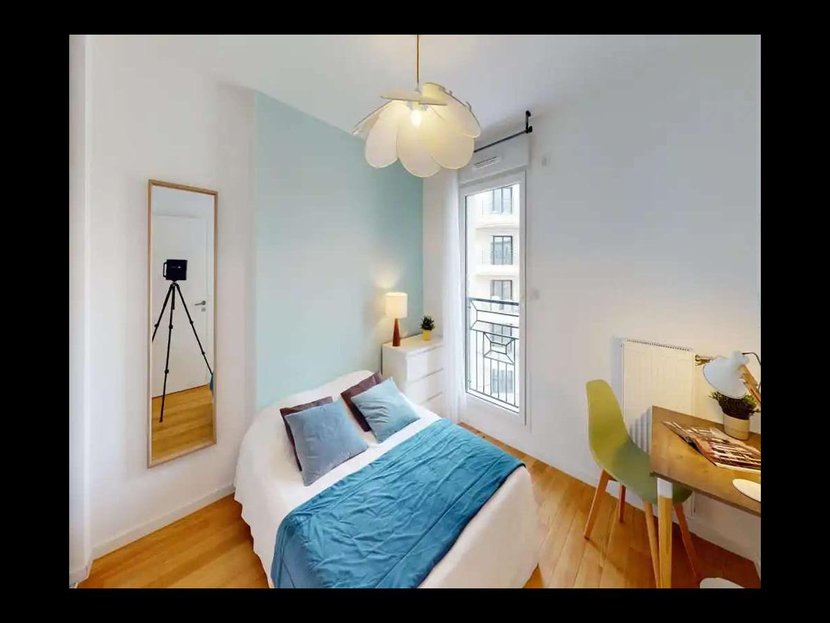 Colocation à Marseille : Appartement 6 pièces · 65 m² — Joliette · Marseille (photo 3/6)