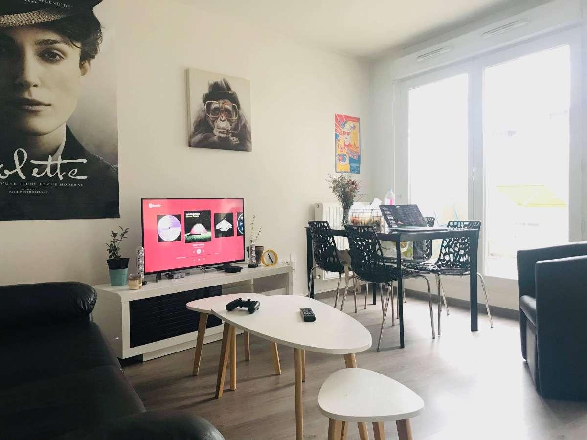 Colocation à Marseille — Colocation Marseille — chambre meublée · Le Panier · Colocation à Marseille — Colocation Marseille — chambre meublée · Le Panier ·