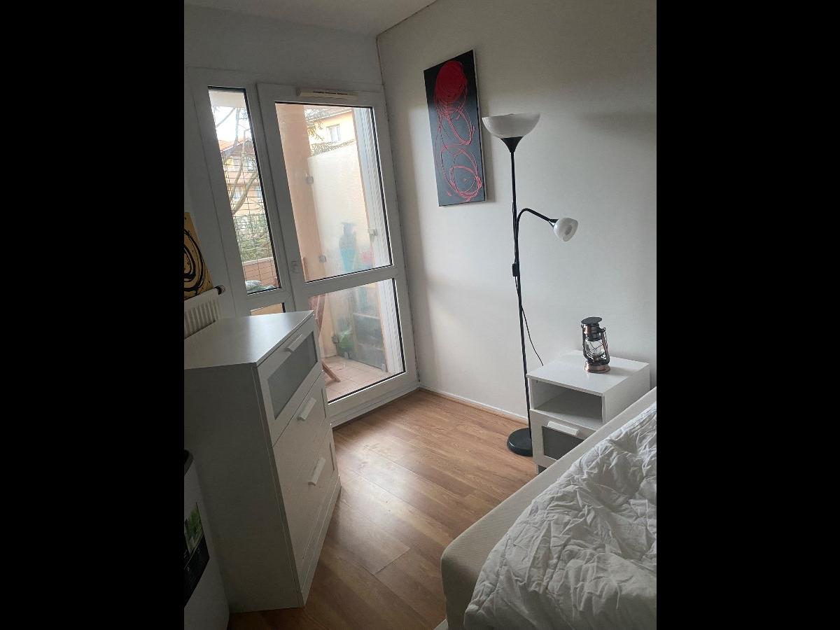 Colocation à Saint-Malo : Chambre avec bureau · Saint-Malo (68 m² le logement) (photo 3/6)