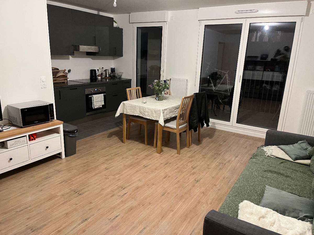 Colocation à Montpellier : Chambre lumineuse · Montpellier — 5 pièces au total (photo 4/6)