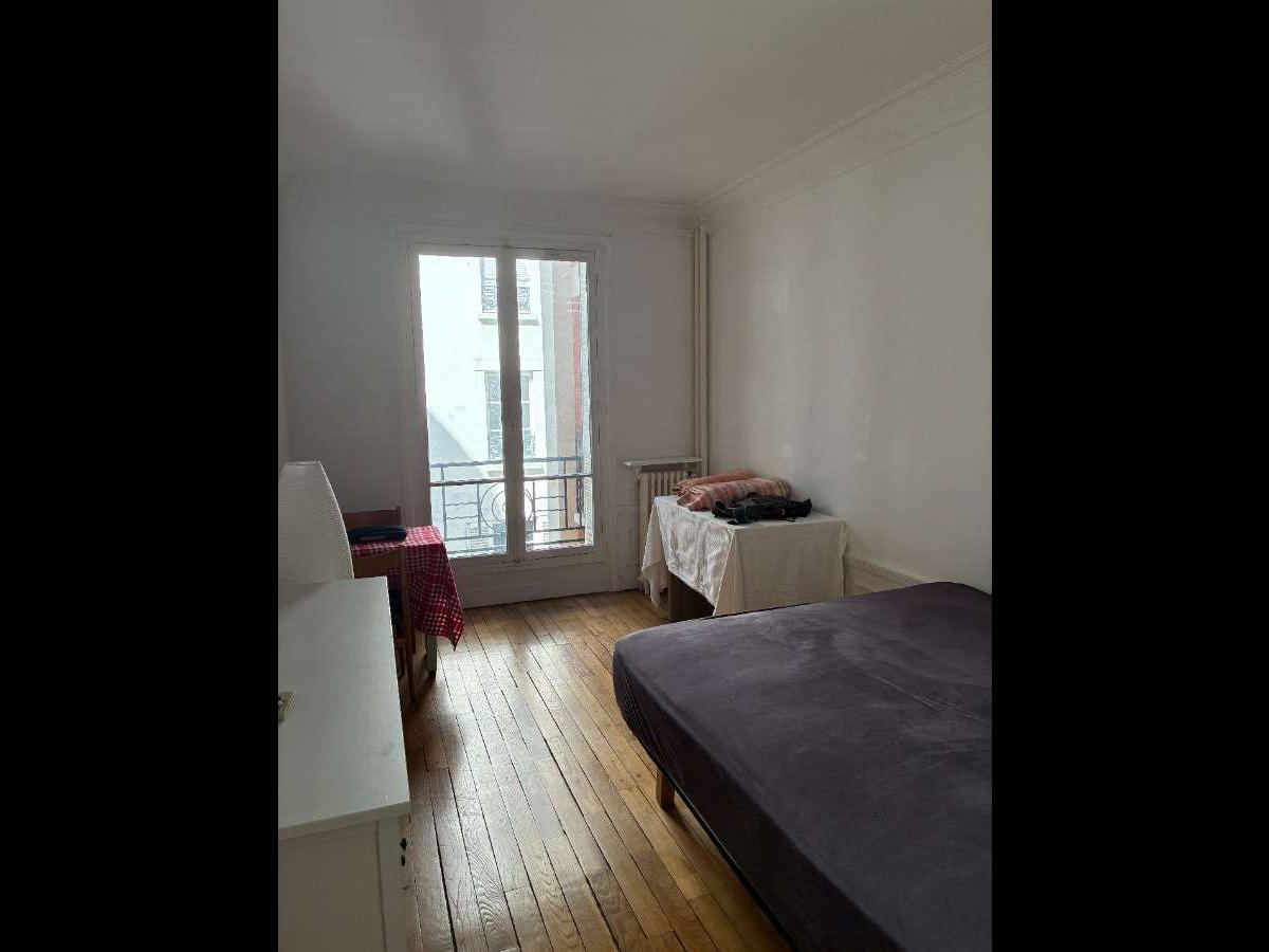 Colocation à Lyon : Chambre lumineuse · Lyon — 4 pièces au total (photo 3/6)