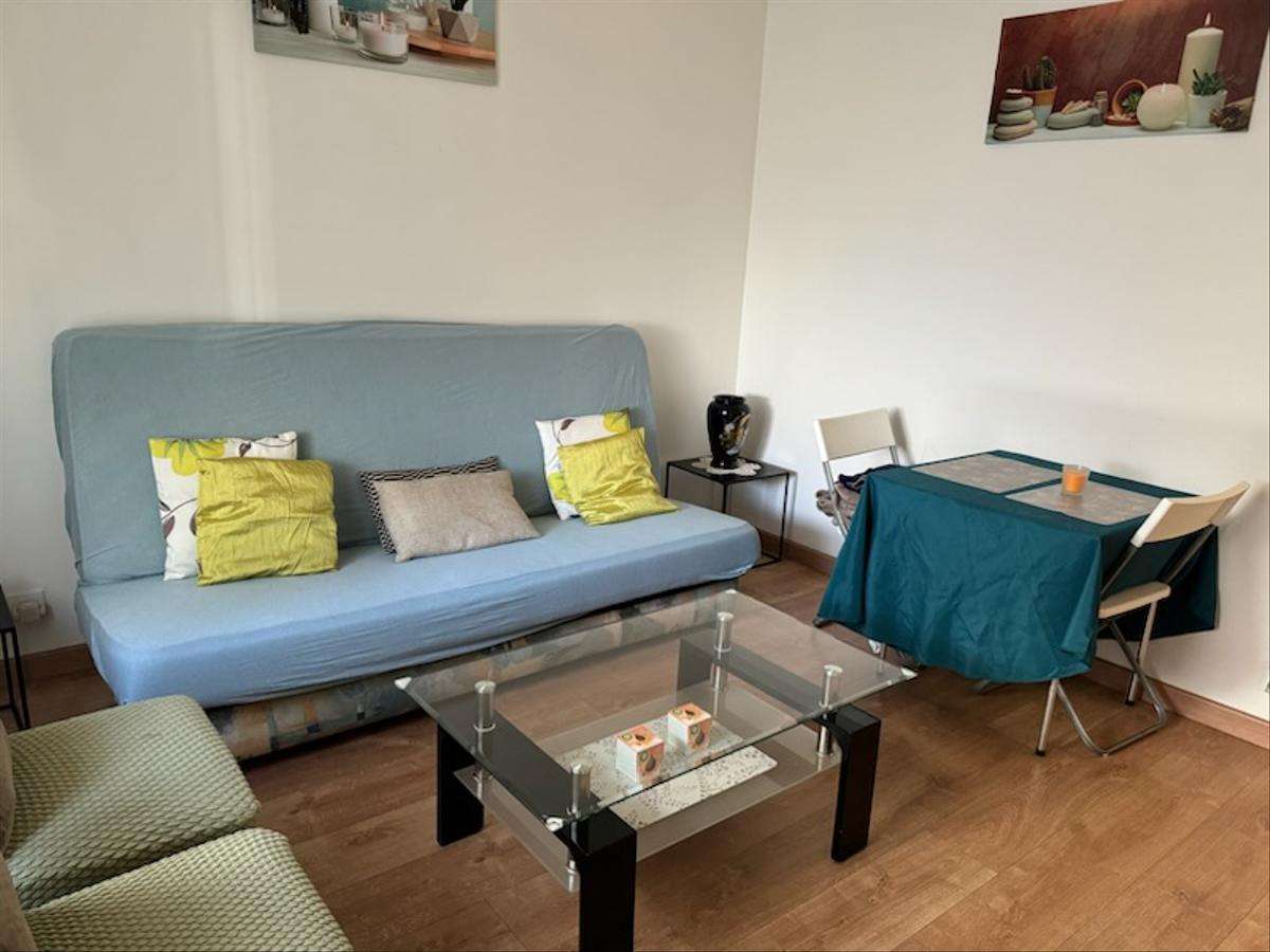 Colocation à Avignon — Chambre lumineuse · Avignon — 4 pièces au total Colocation à Avignon — Chambre lumineuse · Avignon — 4 pièces au total