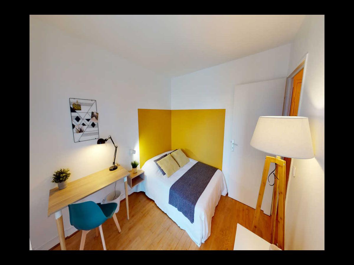 Colocation à Orléans : Chambre lumineuse · Orléans — 4 pièces au total (photo 3/6)
