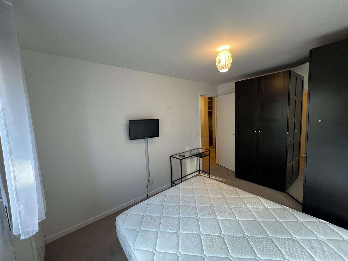 Colocation à Besançon : Colocation Besançon — chambre meublée · proche centre (photo 2/6)