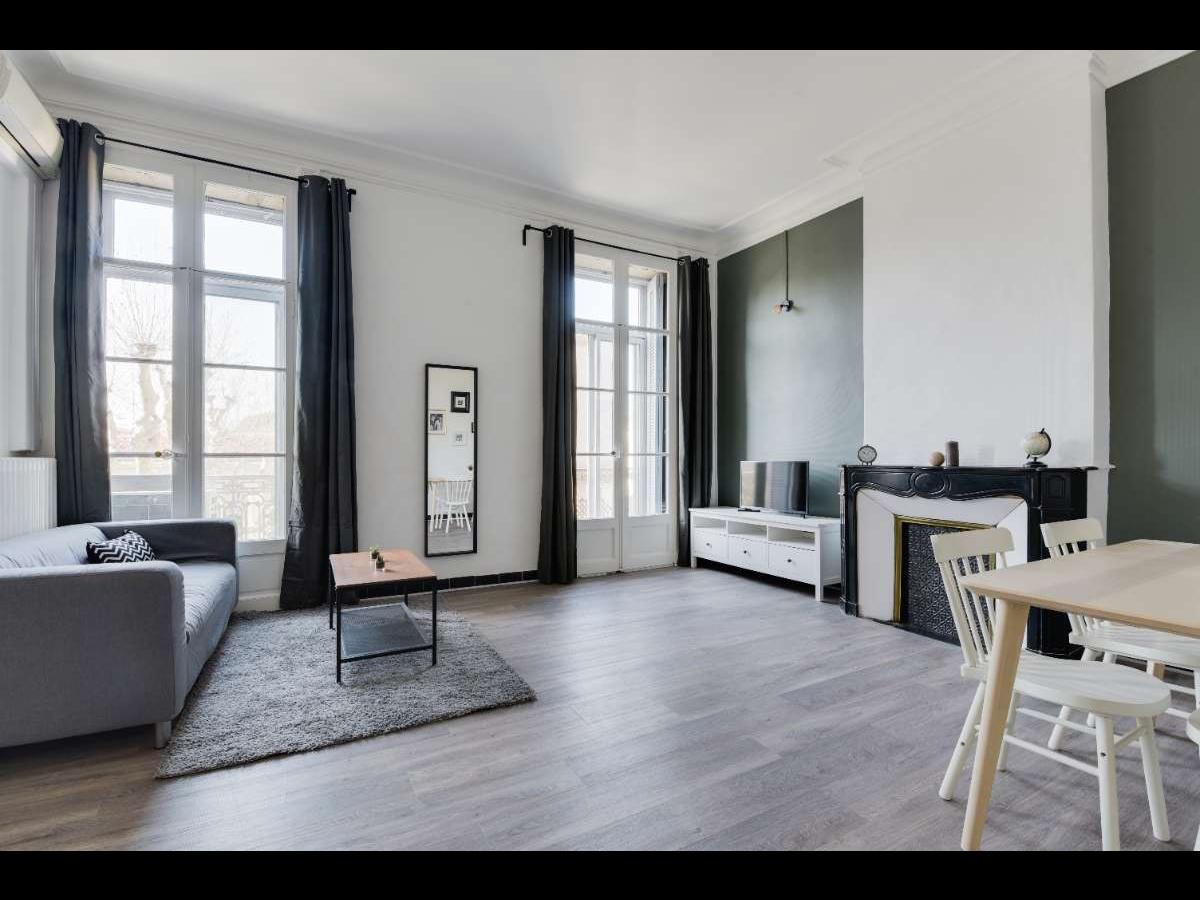 Colocation à Vannes — Chambre lumineuse · Vannes — 4 pièces au total Colocation à Vannes — Chambre lumineuse · Vannes — 4 pièces au total