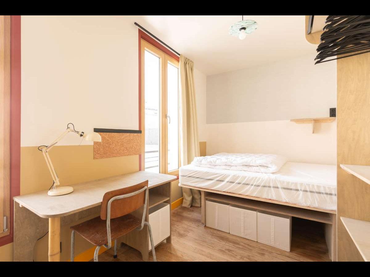Colocation à Paris : Chambre lumineuse · Paris — 6 pièces au total (photo 4/6)