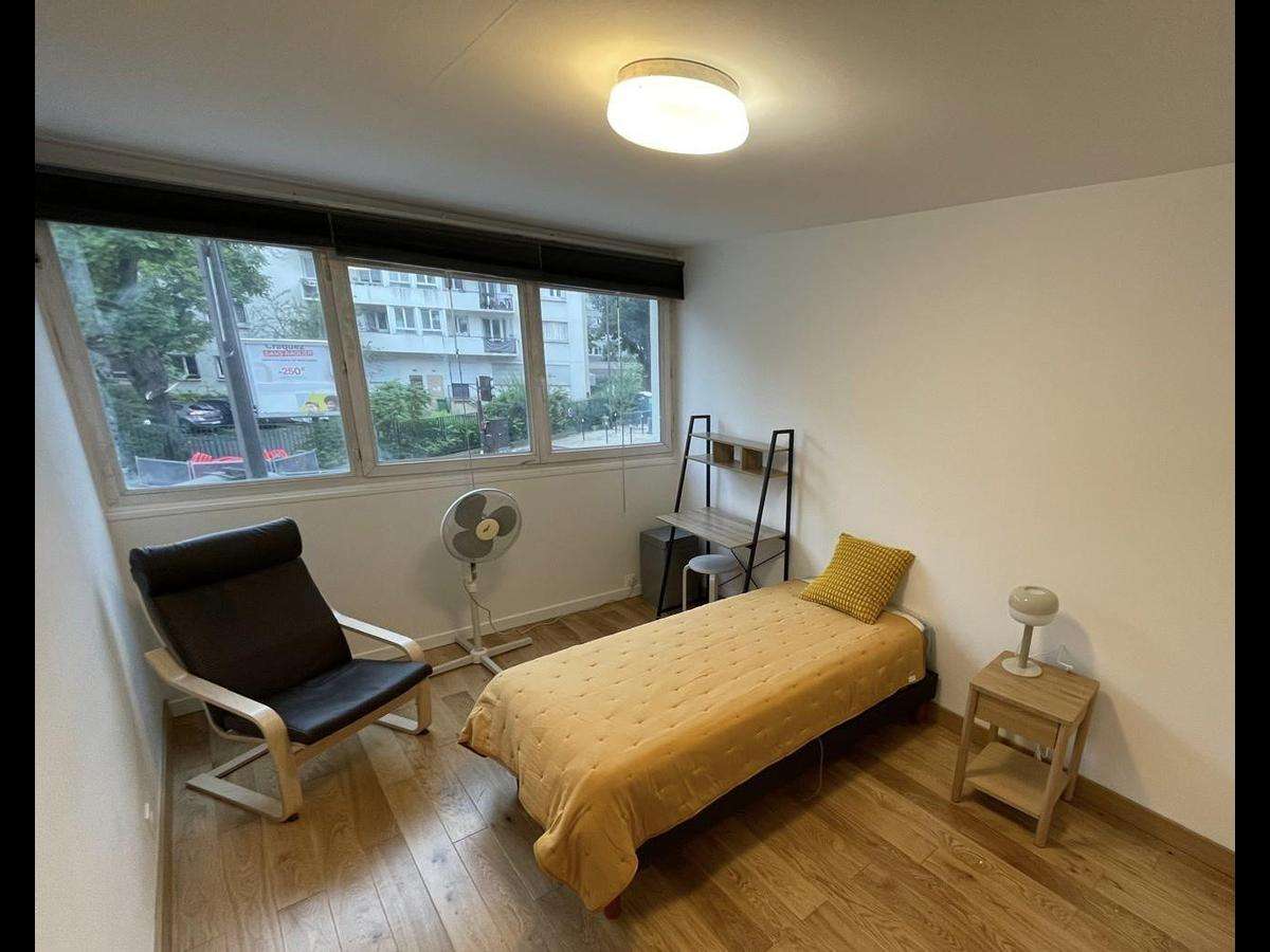 Colocation à Paris : 7 colocs / chambre dans appart 78 m² · Paris (photo 2/6)