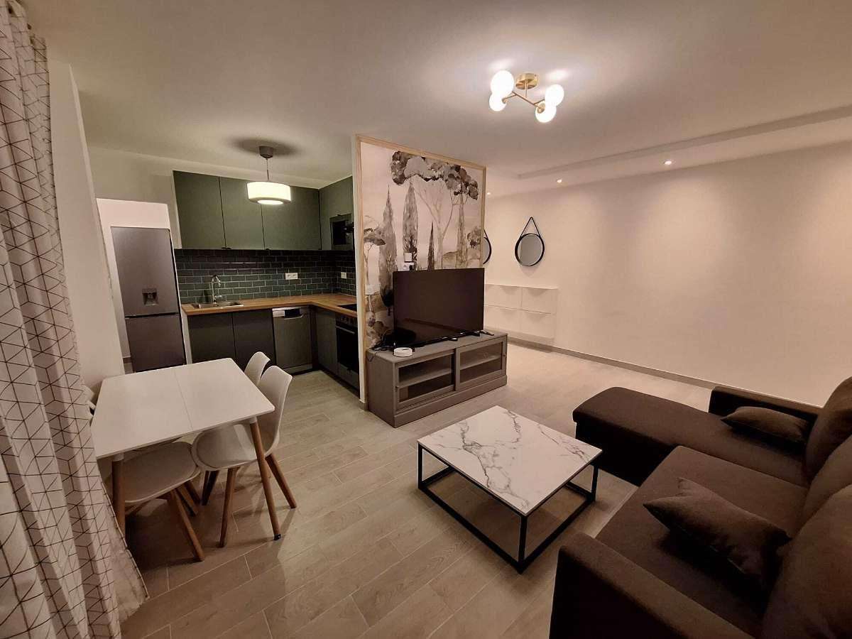 Colocation à Marseille : Chambre avec bureau · Marseille (36 m² le logement) (photo 5/6)