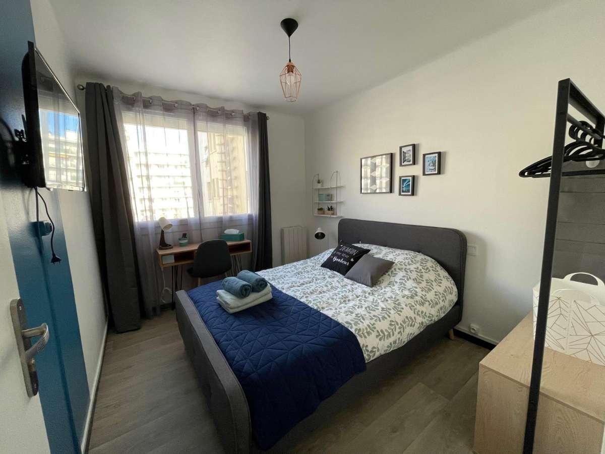Colocation à Marseille : Dispo novembre · coloc calme · Cours Julien · Marseille (photo 2/6)