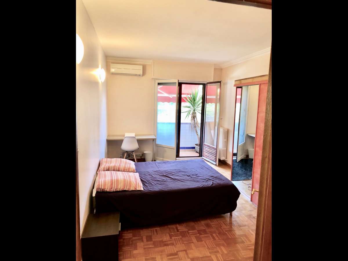 Colocation à Nantes — Dispo mai · coloc calme · Bouffay · Nantes Colocation à Nantes — Dispo mai · coloc calme · Bouffay · Nantes