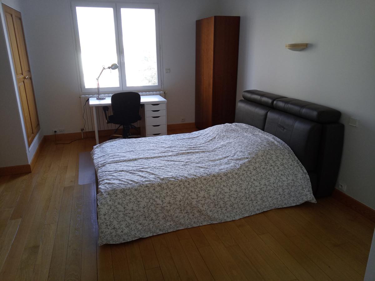 Colocation à Bourges — 8 colocs / chambre dans appart 77 m² · Bourges Colocation à Bourges — 8 colocs / chambre dans appart 77 m² · Bourges