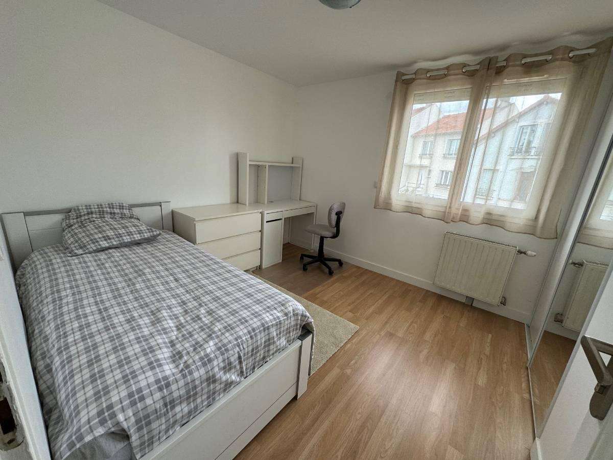 Colocation à Villeurbanne : Chambre lumineuse · Villeurbanne — 2 pièces au total (photo 5/6)