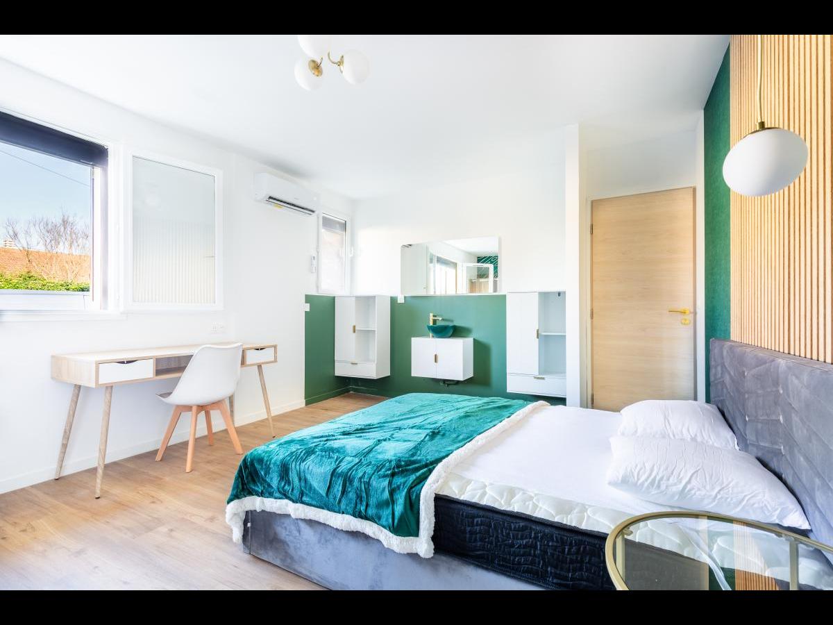 Colocation à Strasbourg : Chambre lumineuse · Strasbourg — 2 pièces au total (photo 2/6)