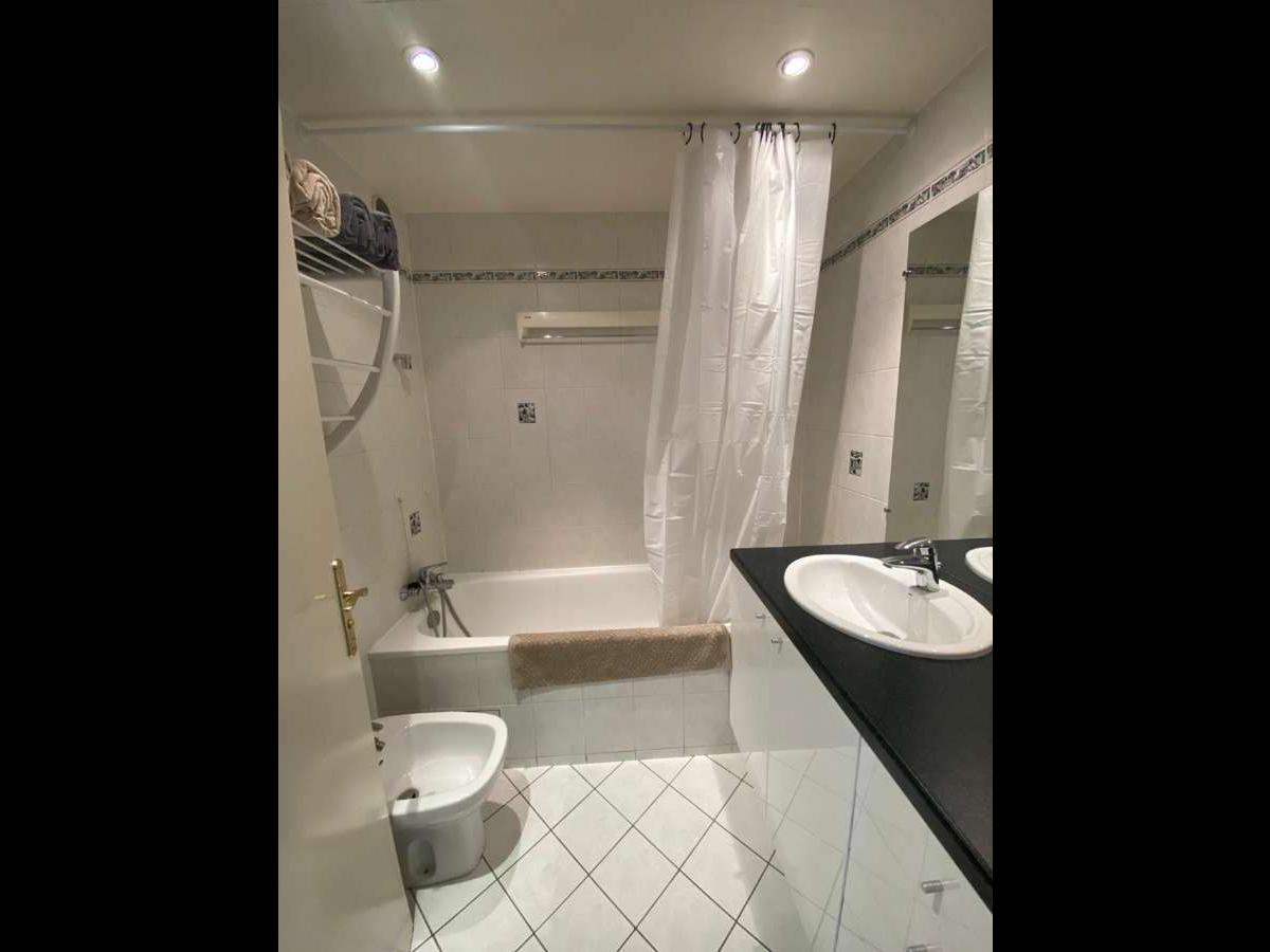 Colocation à Marseille : Colocation Marseille — chambre meublée · Le Panier · (photo 5/6)