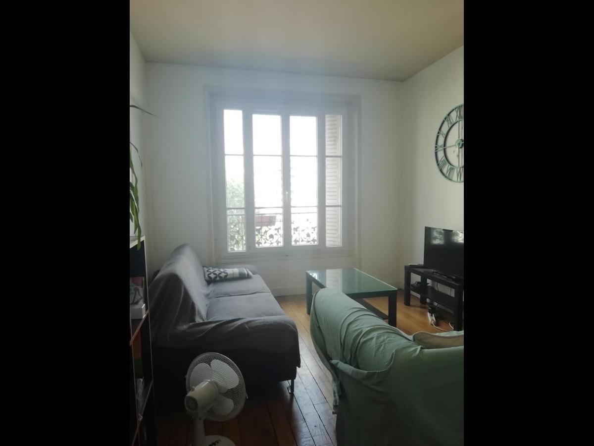 Colocation à Rodez : Chambre avec bureau · Rodez (82 m² le logement) (photo 5/6)