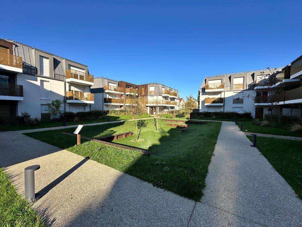 Colocation à Montpellier : Chambre avec bureau · Montpellier (49 m² le logement) (photo 5/6)