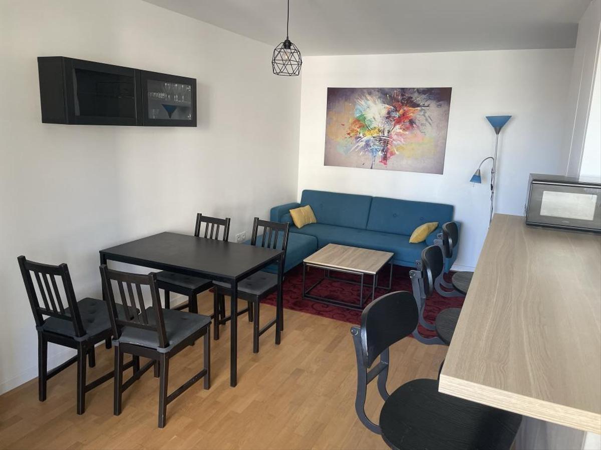 Colocation à Lyon — Chambre lumineuse · Lyon — 4 pièces au total