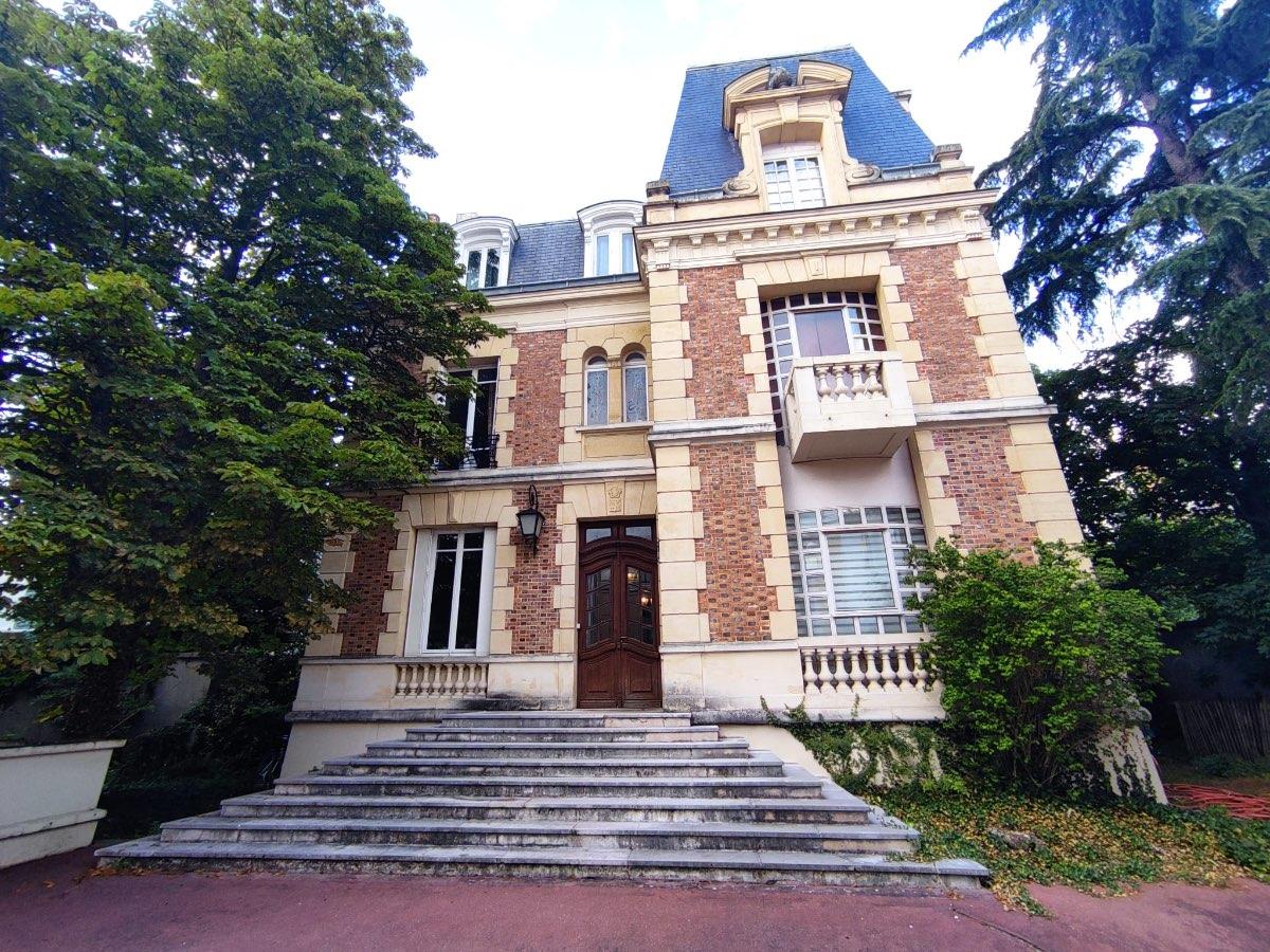 Colocation à Cannes — Dispo novembre · coloc calme · Croisette · Cannes Colocation à Cannes — Dispo novembre · coloc calme · Croisette · Cannes