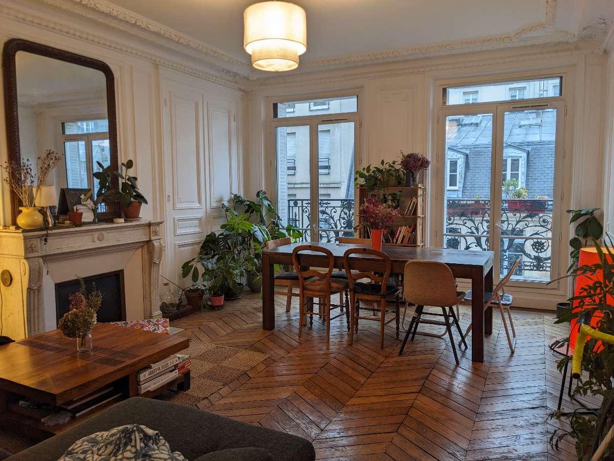 Colocation à Hyères — Chambre lumineuse · Hyères — 5 pièces au total Colocation à Hyères — Chambre lumineuse · Hyères — 5 pièces au total
