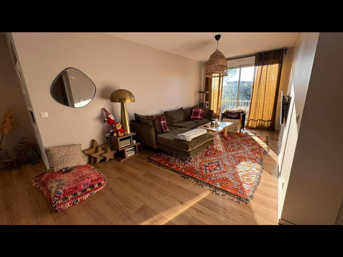 Colocation à Bourges — Appartement 4 pièces · 92 m² — Centre · Bourges Colocation à Bourges — Appartement 4 pièces · 92 m² — Centre · Bourges