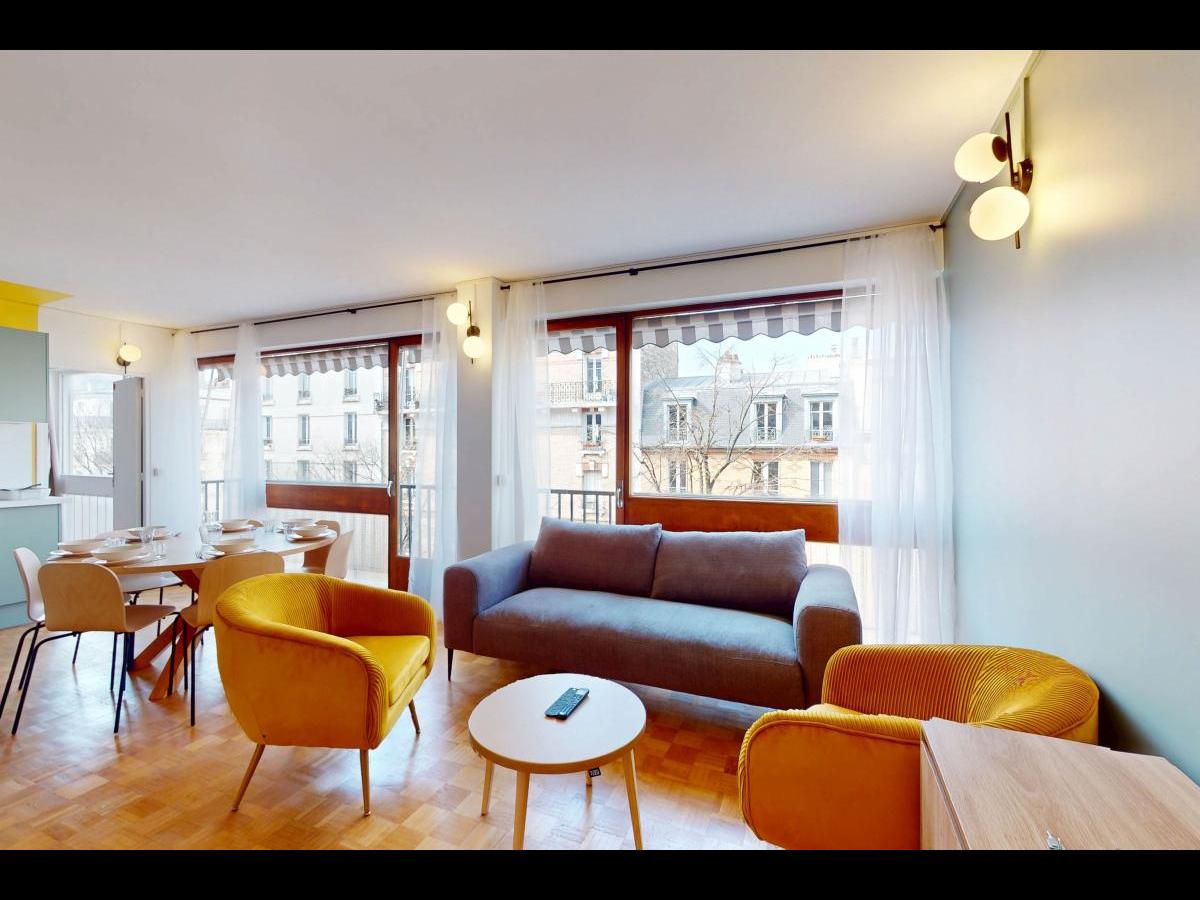 Colocation à Bordeaux : Chambre avec bureau · Bordeaux (36 m² le logement) (photo 3/6)